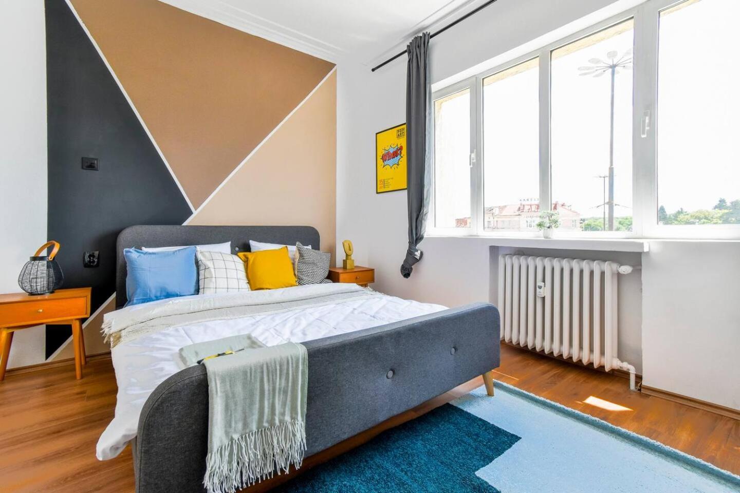 Super Fresh! 3Bdr Apartment In Sofia Center'S Artistic Area Exteriör bild