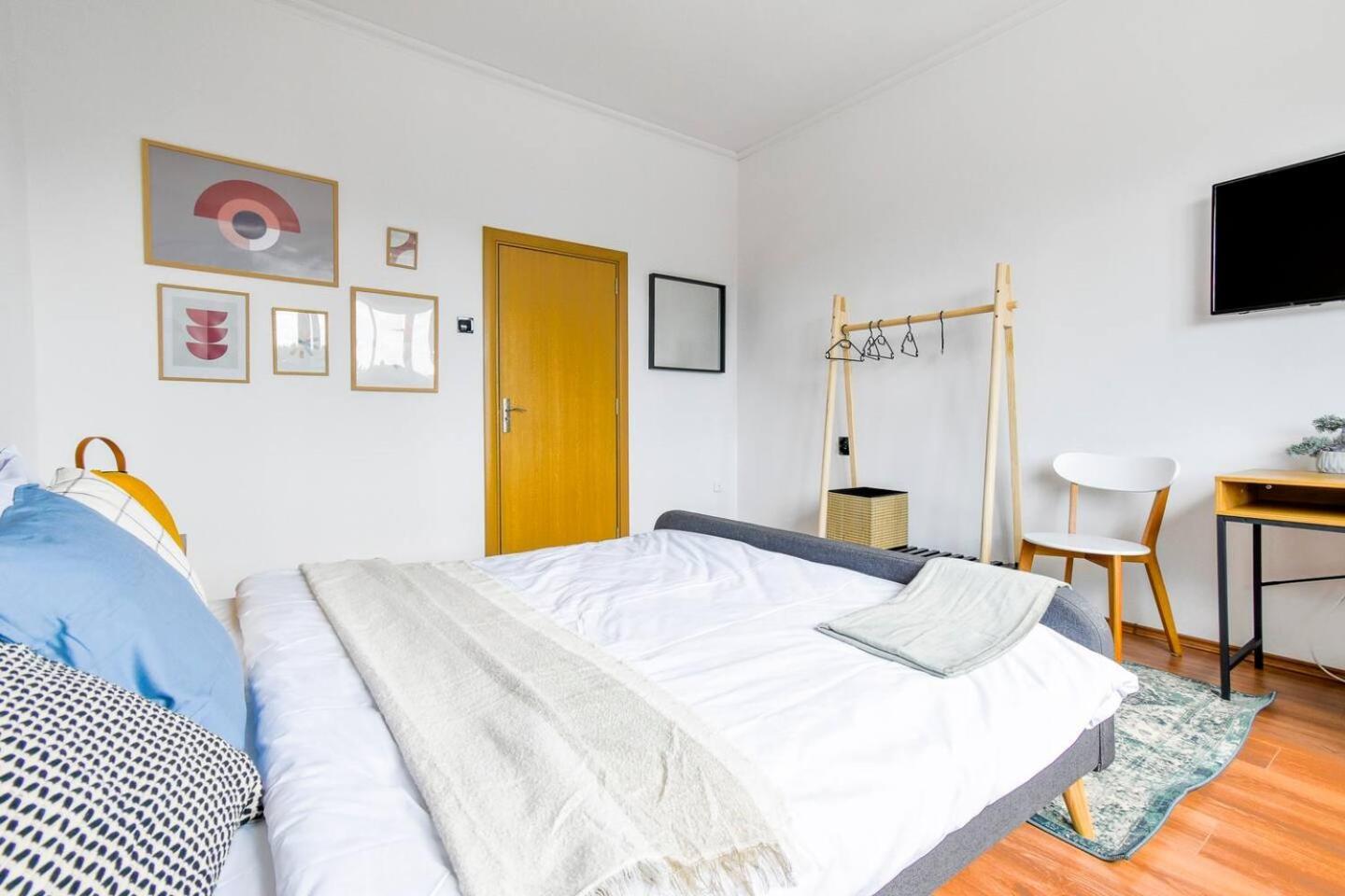 Super Fresh! 3Bdr Apartment In Sofia Center'S Artistic Area Exteriör bild
