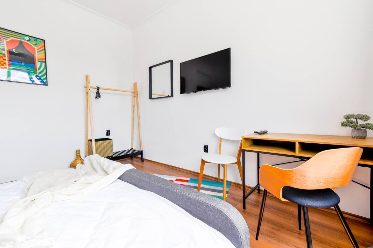 Super Fresh! 3Bdr Apartment In Sofia Center'S Artistic Area Exteriör bild