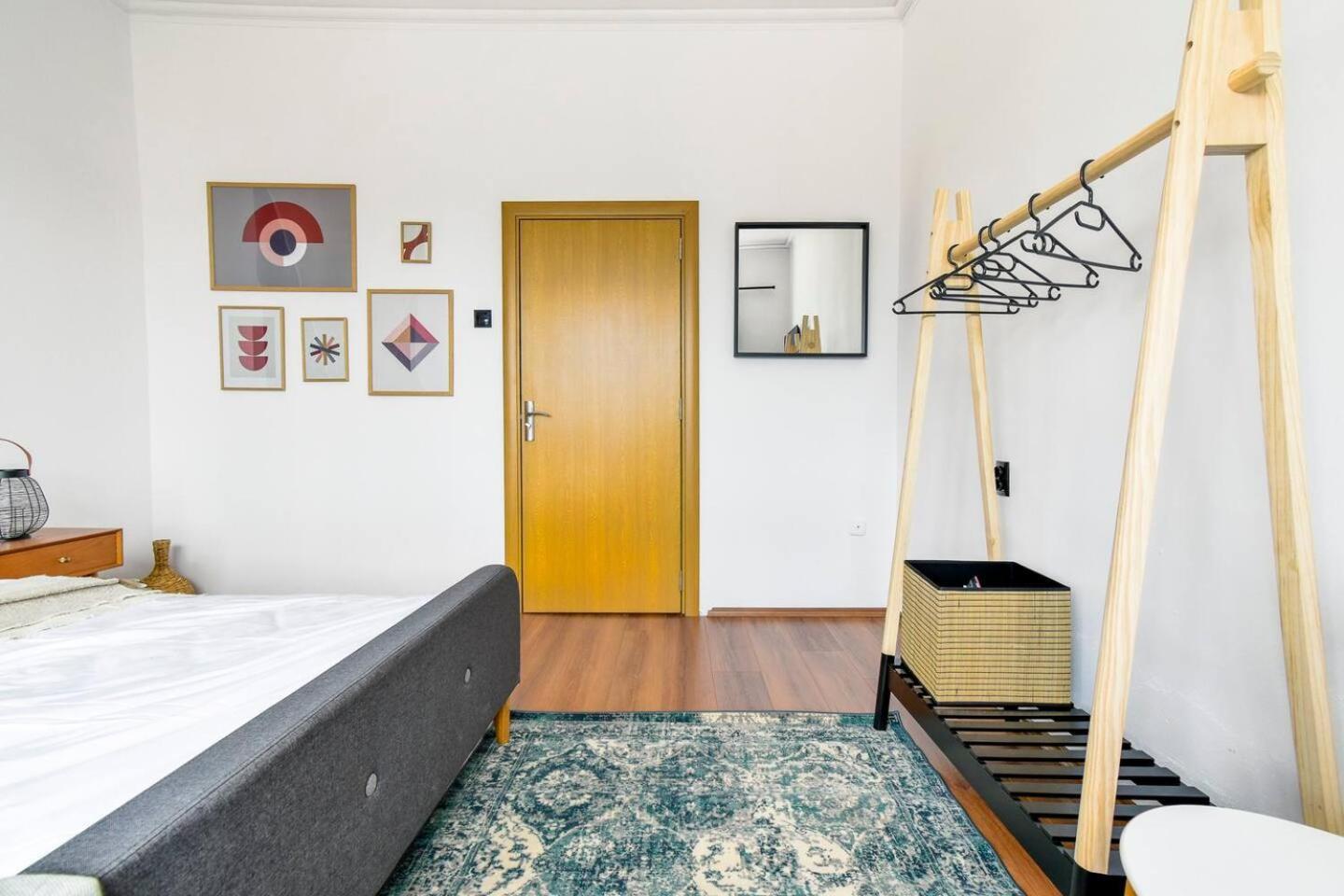 Super Fresh! 3Bdr Apartment In Sofia Center'S Artistic Area Exteriör bild