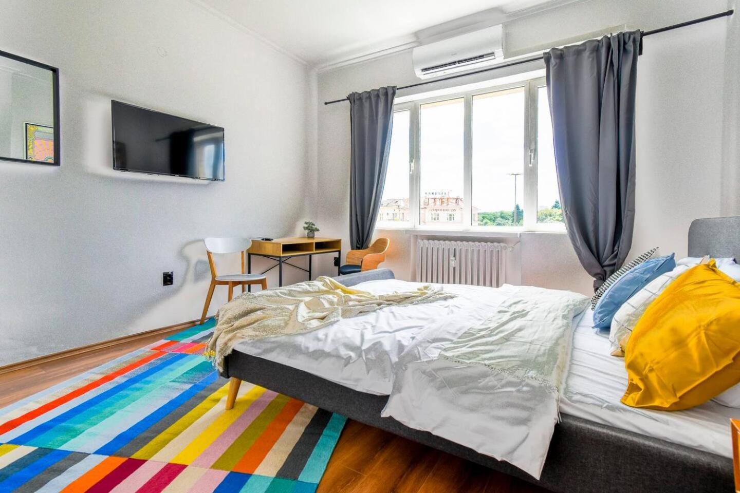 Super Fresh! 3Bdr Apartment In Sofia Center'S Artistic Area Exteriör bild