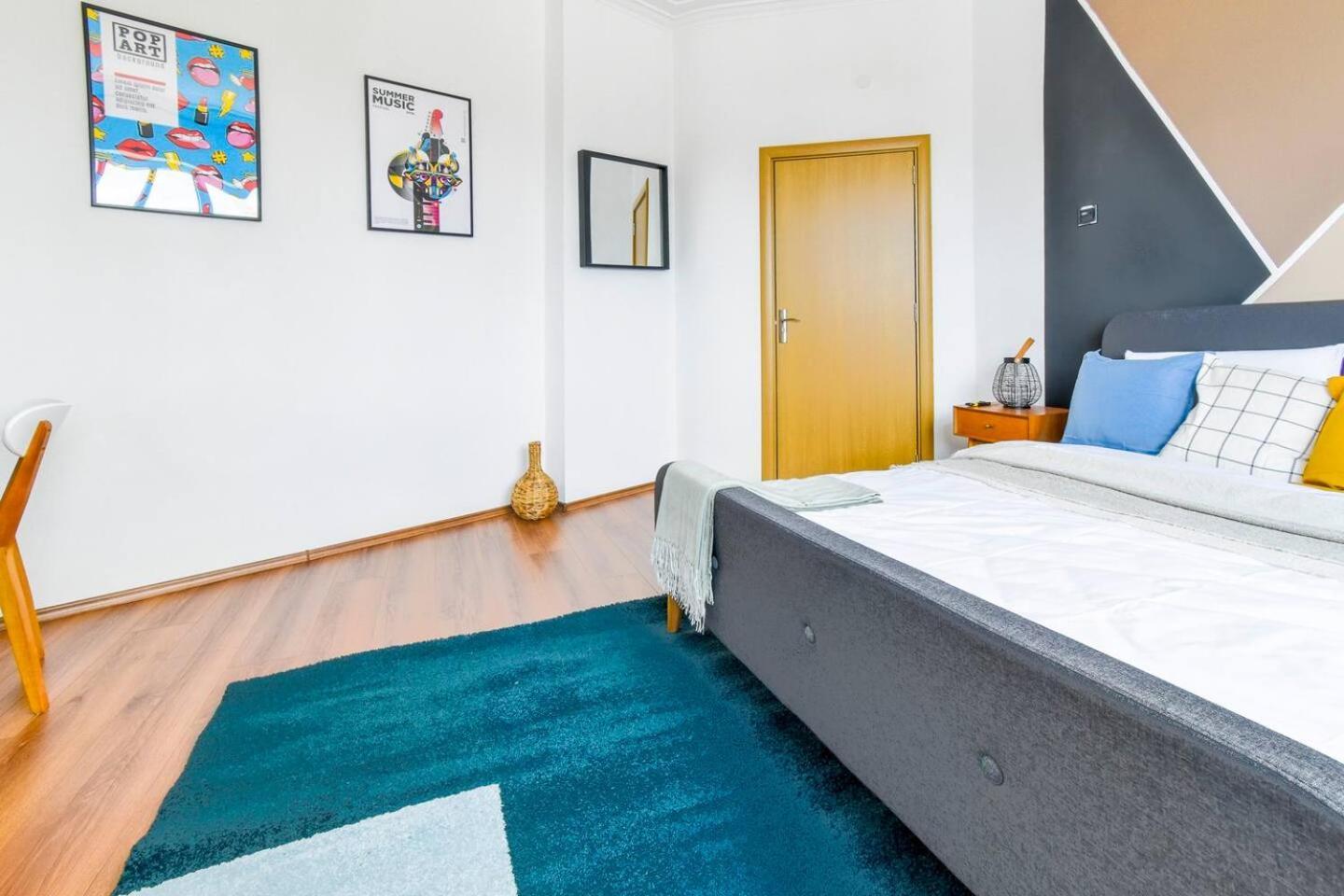Super Fresh! 3Bdr Apartment In Sofia Center'S Artistic Area Exteriör bild