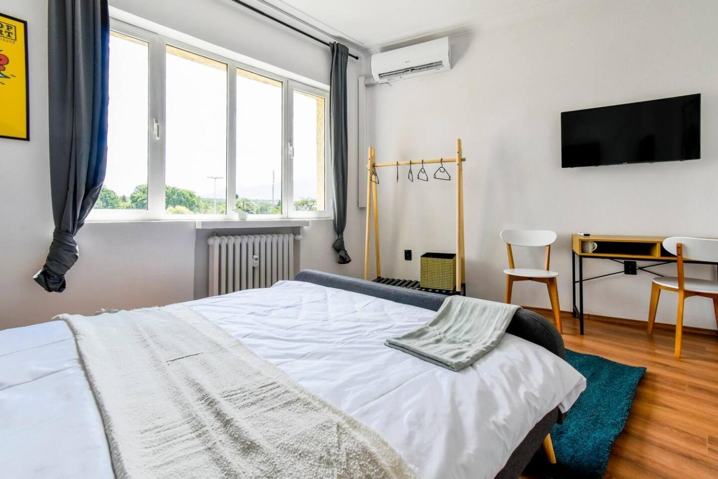 Super Fresh! 3Bdr Apartment In Sofia Center'S Artistic Area Exteriör bild